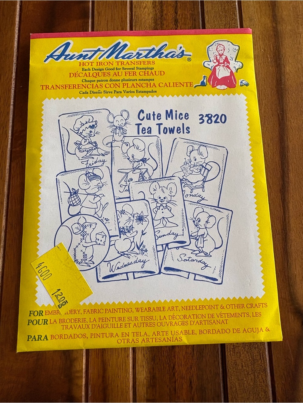 Aunt Marthas 3820 Cute Mice Tea Towels Embroidery Transfer Pattern